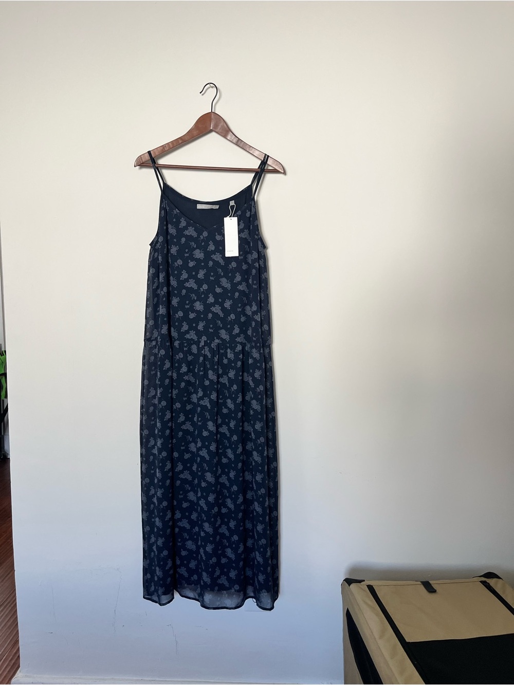 Vince Navy calico Floral 100% Silk Dress, silk lining - Picture 5 of 7